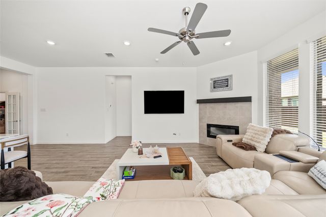 147 Starfall Drive, Princeton, TX 75407