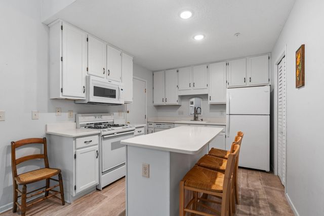 538 Queens Gate, New Brighton, MN 55112