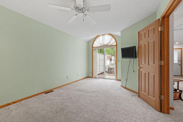 538 Queens Gate, New Brighton, MN 55112