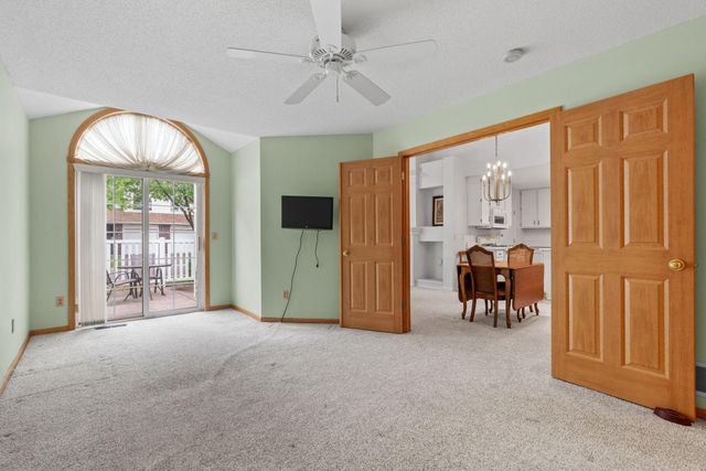 538 Queens Gate, New Brighton, MN 55112