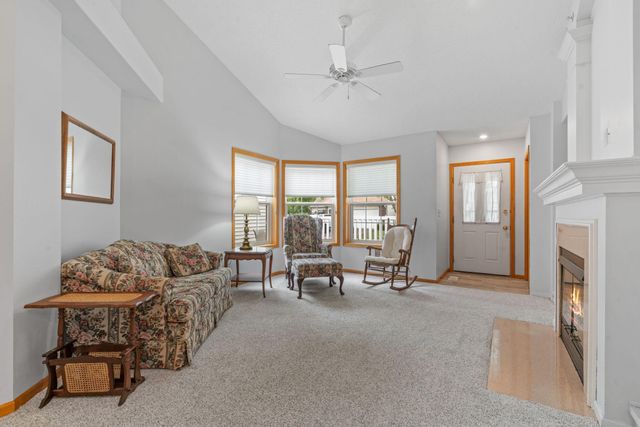 538 Queens Gate, New Brighton, MN 55112