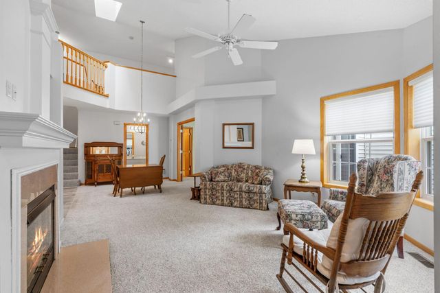 538 Queens Gate, New Brighton, MN 55112