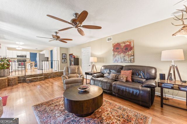 323 St Marys River Bluff Road, St. George, GA 31562