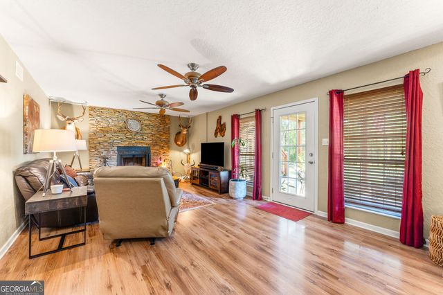 323 St Marys River Bluff Road, St. George, GA 31562