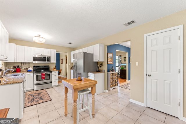 323 St Marys River Bluff Road, St. George, GA 31562