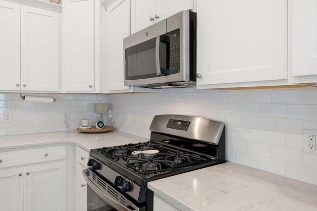 505 North Commodore Way, Summerville, SC 29483