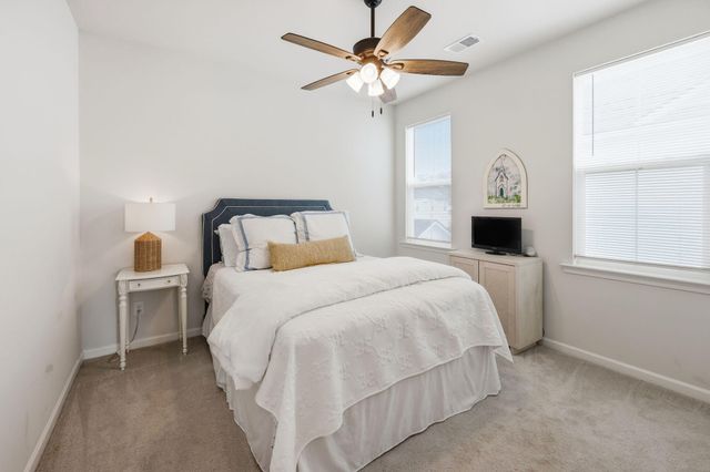 505 North Commodore Way, Summerville, SC 29483