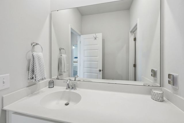 505 North Commodore Way, Summerville, SC 29483