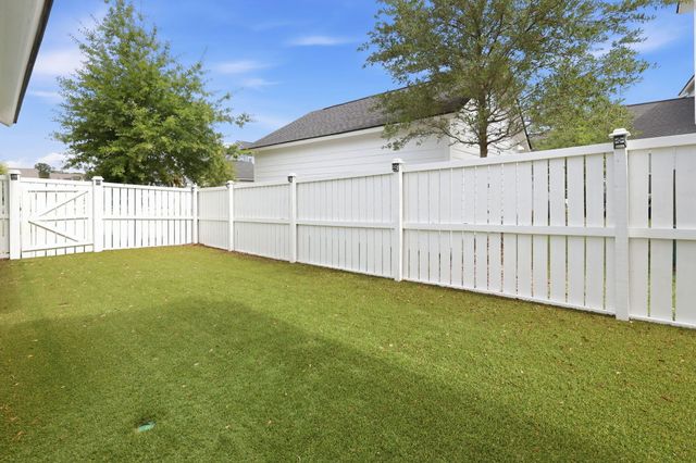 505 North Commodore Way, Summerville, SC 29483