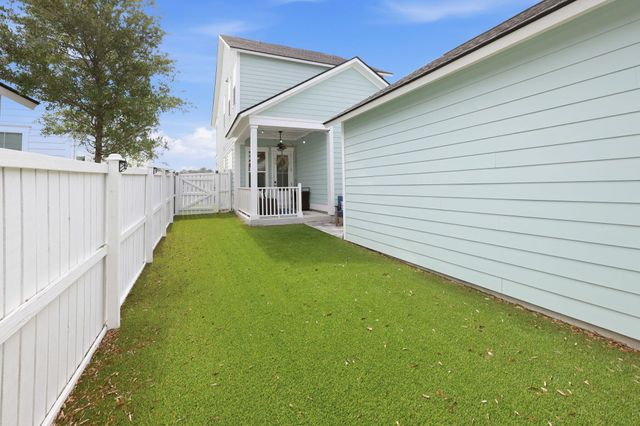 505 North Commodore Way, Summerville, SC 29483