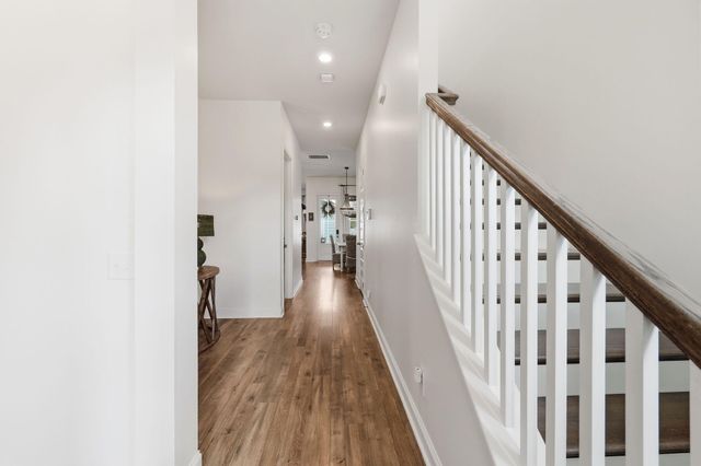 505 North Commodore Way, Summerville, SC 29483