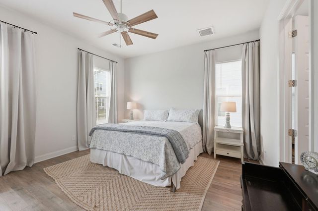505 North Commodore Way, Summerville, SC 29483