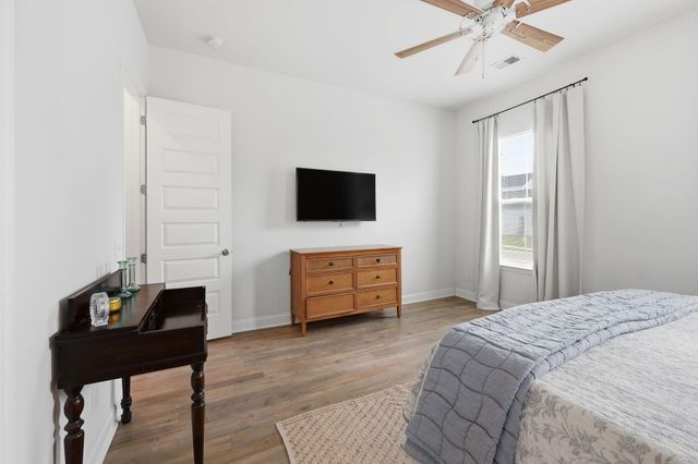 505 North Commodore Way, Summerville, SC 29483
