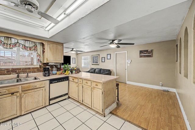 3833 W VOGEL Avenue, Phoenix, AZ 85051