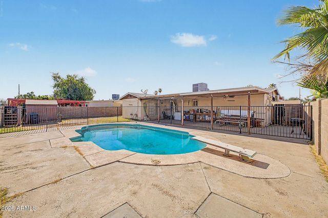 3833 W VOGEL Avenue, Phoenix, AZ 85051