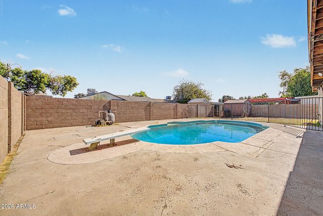 3833 W VOGEL Avenue, Phoenix, AZ 85051
