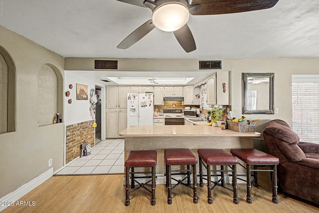 3833 W VOGEL Avenue, Phoenix, AZ 85051