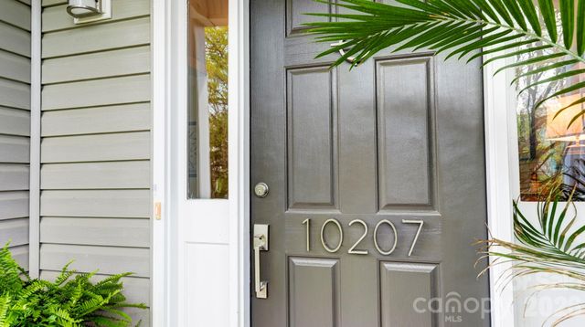 10207 Rougemont Lane, Charlotte, NC 28277