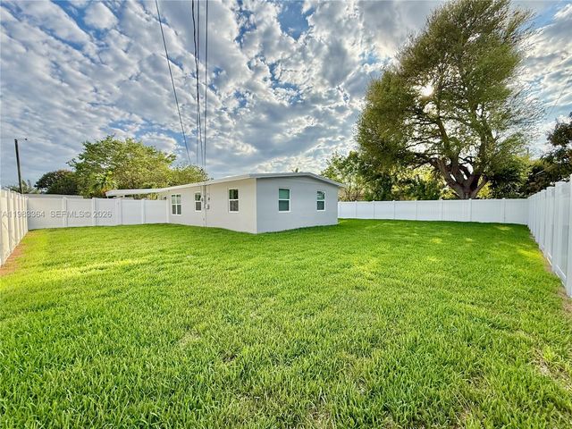 3461 NW 5th St, Lauderhill, FL 33311