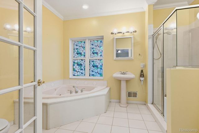 3590 Habitat Trail, Hamburg Township, MI 48169