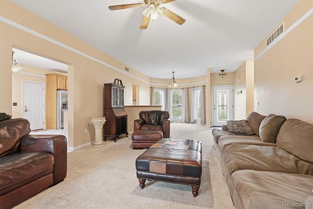 3590 Habitat Trail, Hamburg Township, MI 48169