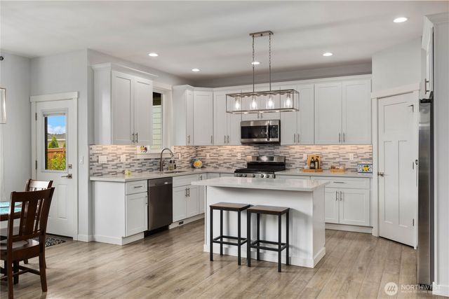 1528 S Walters Road, Tacoma, WA 98465