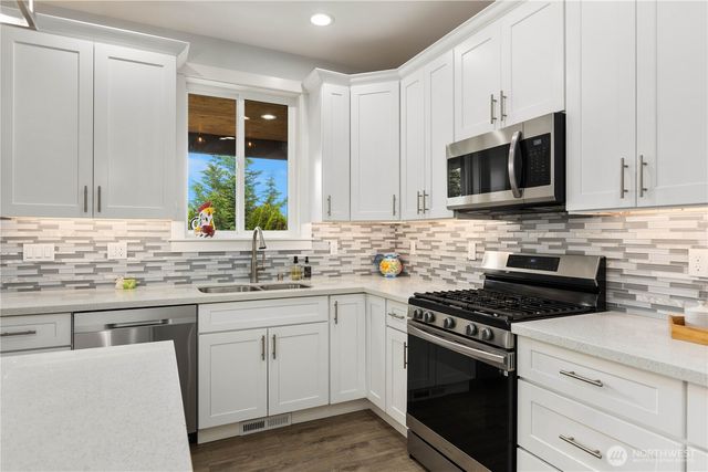 1528 S Walters Road, Tacoma, WA 98465