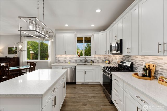 1528 S Walters Road, Tacoma, WA 98465