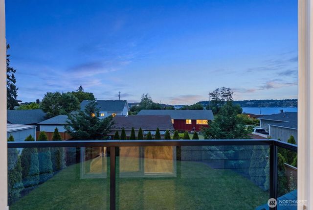 1528 S Walters Road, Tacoma, WA 98465