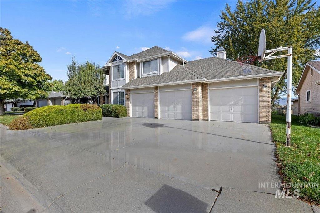 8124 W Thunder Mountain Drive, Boise, ID 83709 photo 3