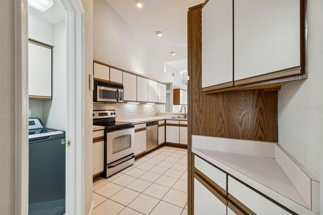 377 WOOD CHUCK AVENUE, Tarpon Springs, FL 34689