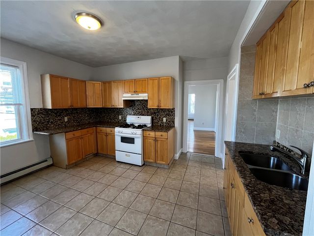 71 Sutton Street, Providence, RI 02903