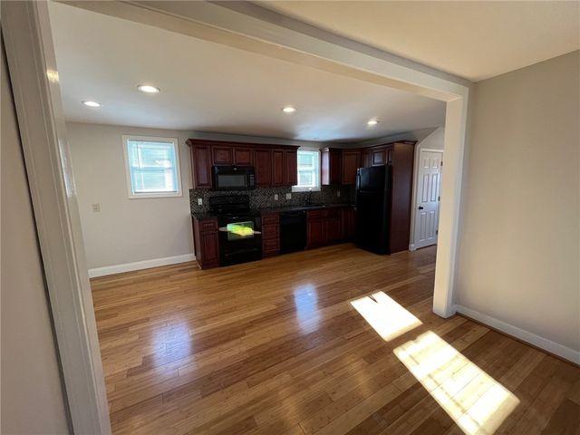 71 Sutton Street, Providence, RI 02903
