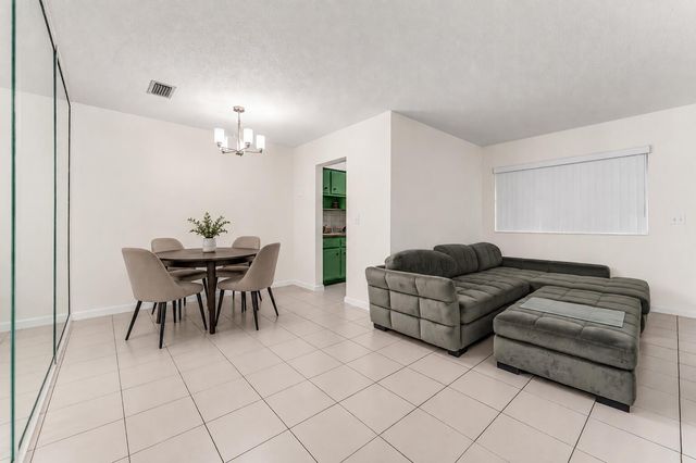 1431 S 14TH Avenue 209, Hollywood, FL 33020