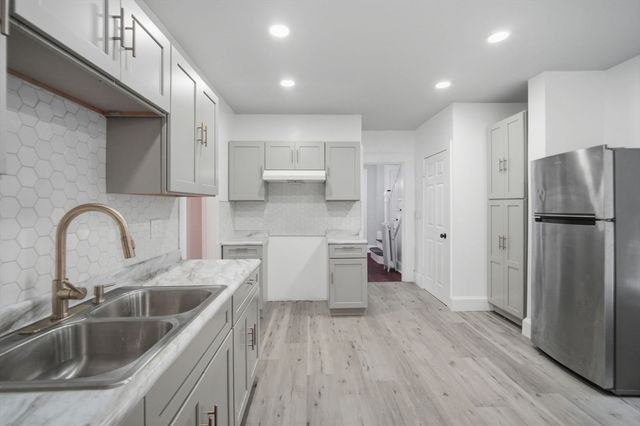 153 Bristol St, Springfield, MA 01109