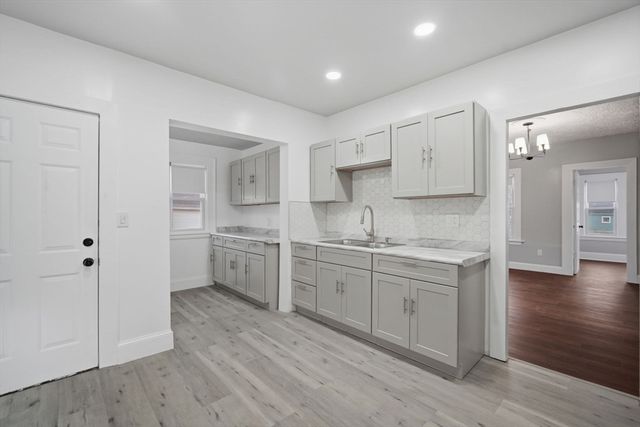 153 Bristol St, Springfield, MA 01109