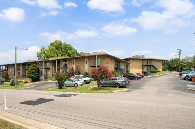 555 N DuPont Ave Apt A18, Madison, TN 37115