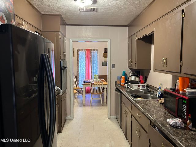 4223 Will O Wood Boulevard, Jackson, MS 39212