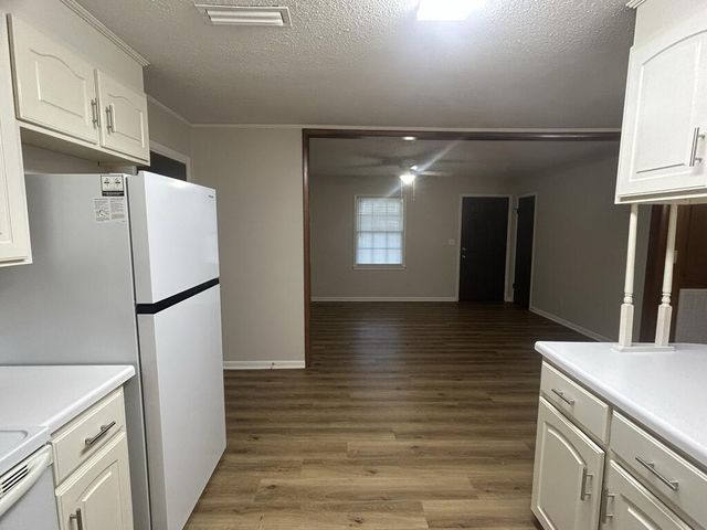 56 Clara St, Cowarts, AL 36321