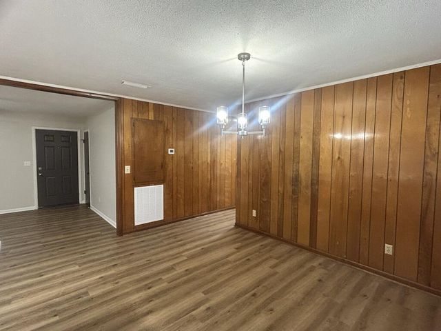 56 Clara St, Cowarts, AL 36321
