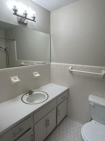 56 Clara St, Cowarts, AL 36321