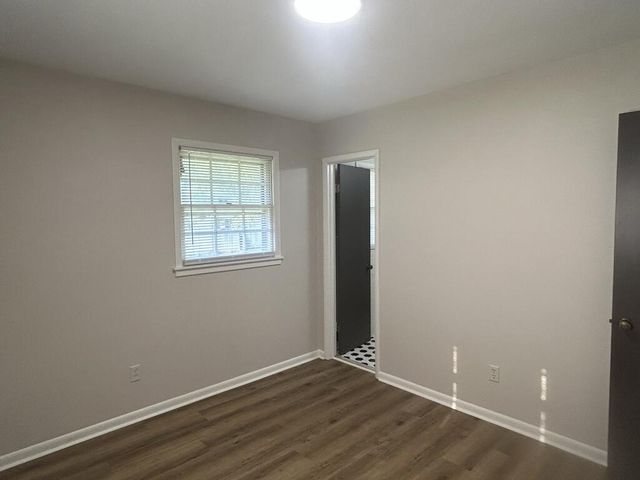 56 Clara St, Cowarts, AL 36321