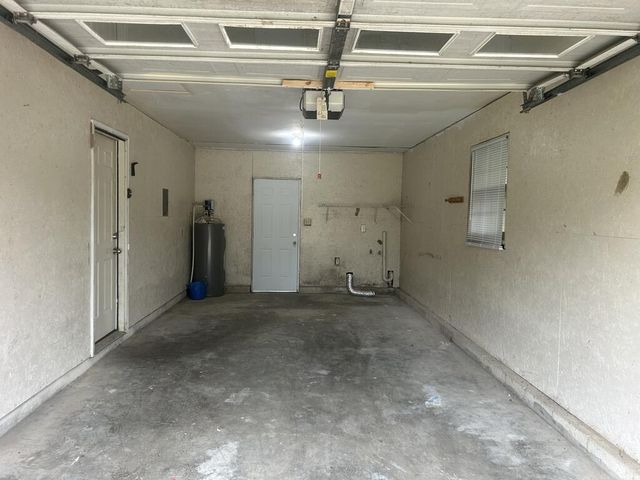 56 Clara St, Cowarts, AL 36321