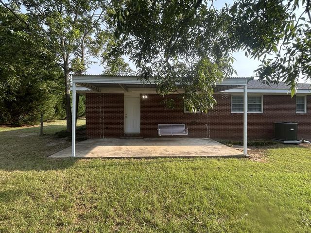 56 Clara St, Cowarts, AL 36321