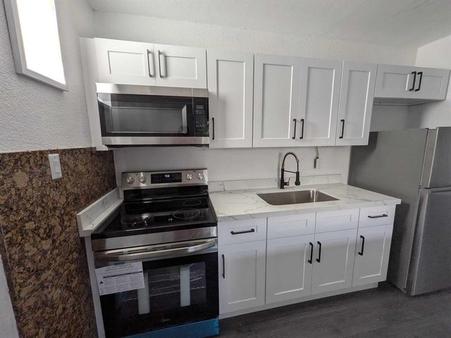2861 NW 5th Street, Pompano Beach, FL 33069