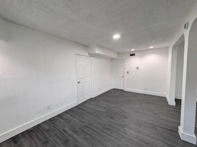 2861 NW 5th Street, Pompano Beach, FL 33069