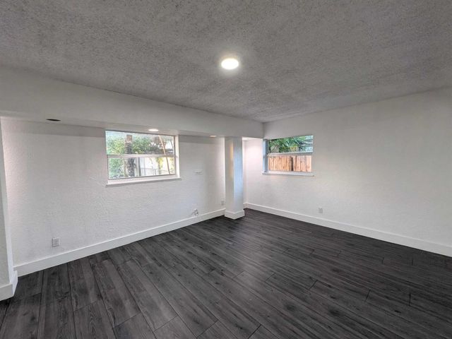 2861 NW 5th Street, Pompano Beach, FL 33069