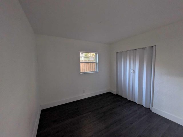 2861 NW 5th Street, Pompano Beach, FL 33069