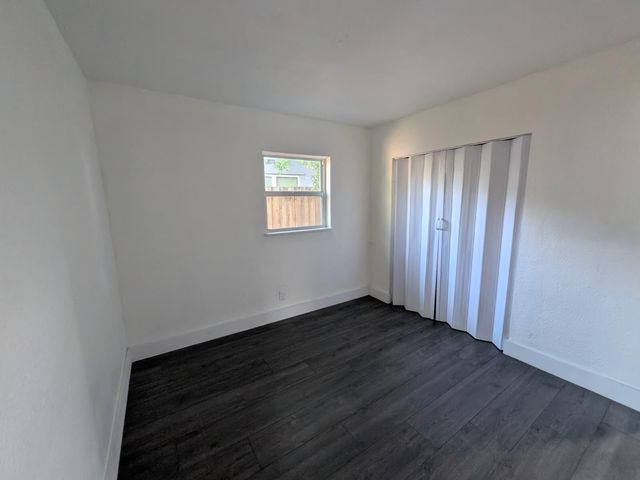 2861 NW 5th Street, Pompano Beach, FL 33069