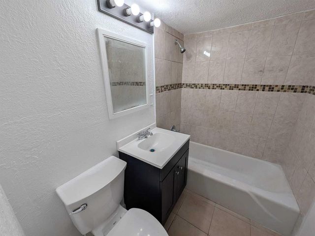 2861 NW 5th Street, Pompano Beach, FL 33069